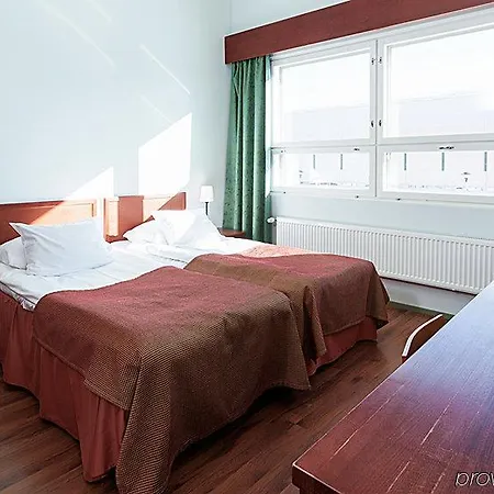 Sport & Vesileppis מלון 4*