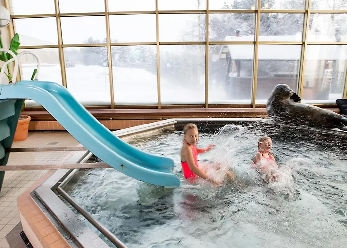 Sport & Vesileppis فندق 4*