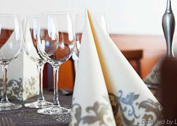 Sport & Vesileppis فندق